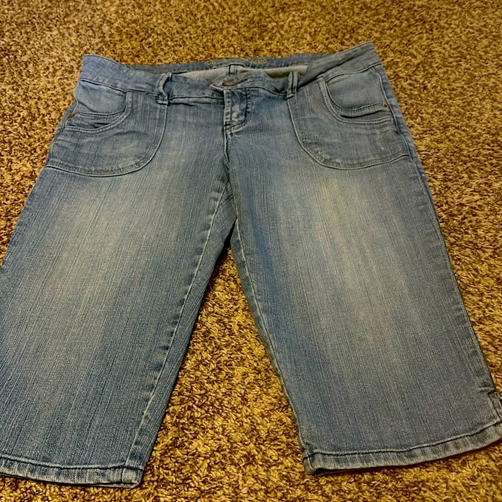 American Eagle knee length shorts.